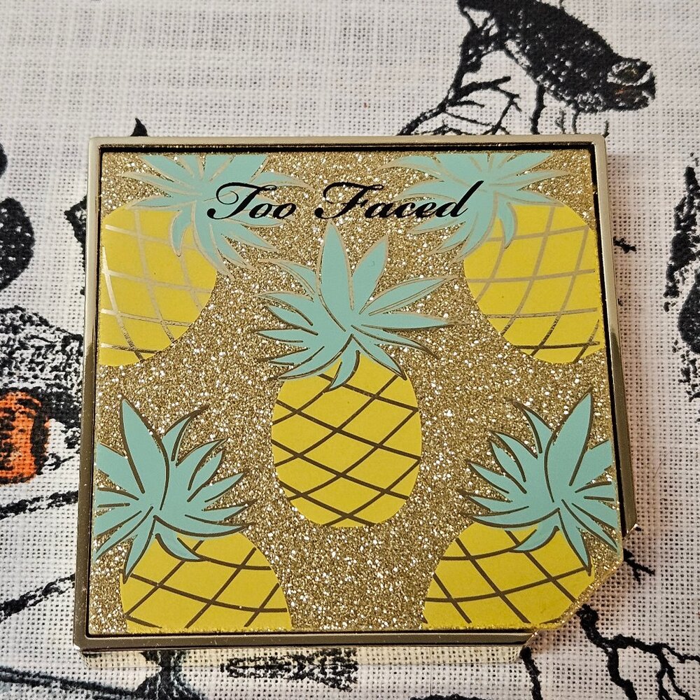 Too Faced Tutti Frutti Pineapple Paradise Strobing Bronzer Highlighting Duo 8.0